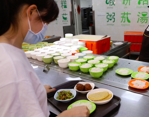 来看看这家食堂的做法